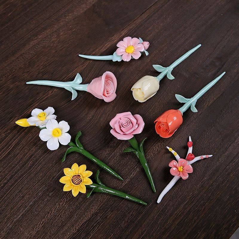 Manufacturer wholesale handmade ceramic flower branches, exquisite hand-pinned peonies, tulips, rose branches, ceramic plum blossoms and narcissus